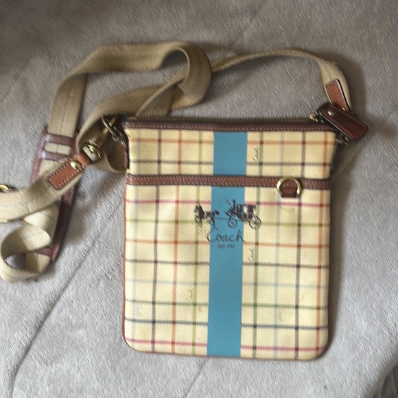 Vintage crossbody Coach horse and carriage bag, normal wear. - Picture 5 of 5